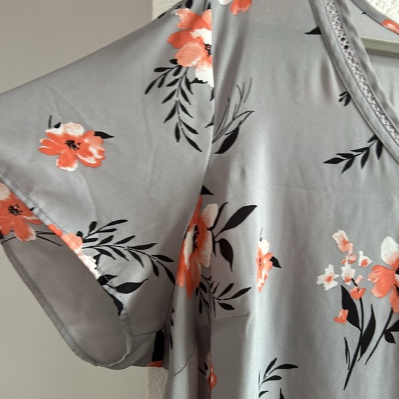 TORRID Top - Picture 3 of 4